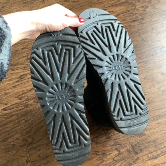 Ugg Classic II Genuine Shearling Lined Short Boot - Picture 7 of 9